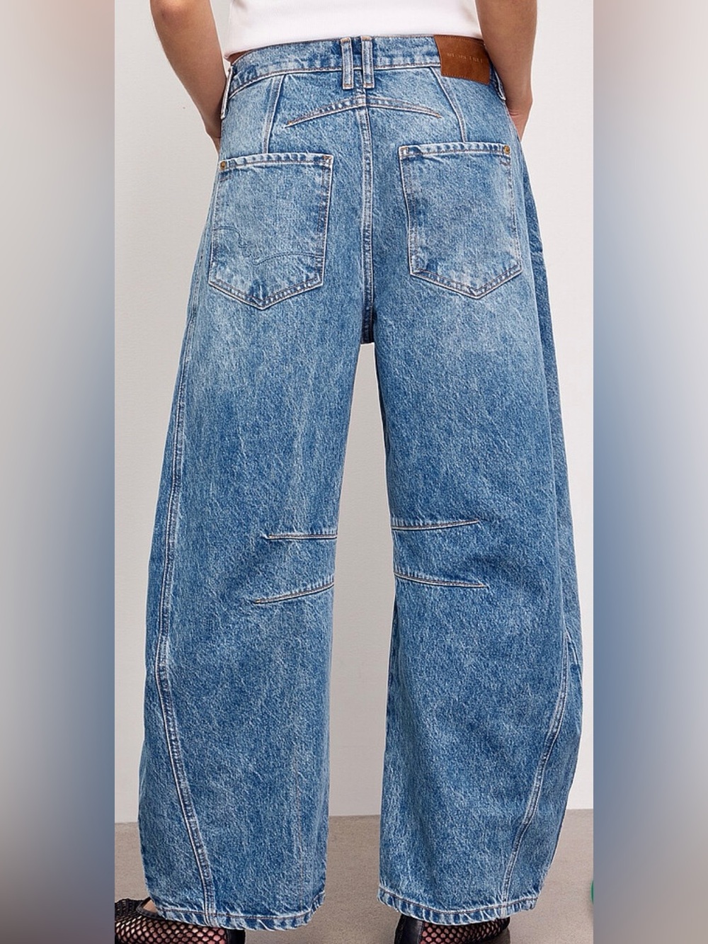 NWOT Free People/We The Free Barrel Jeans Size 29